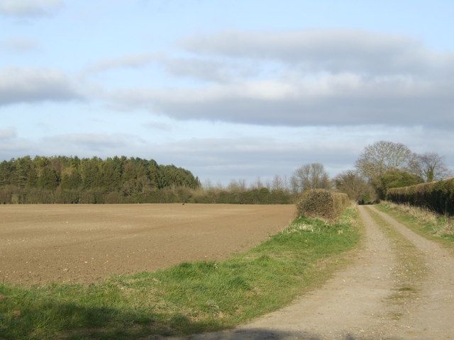 File:Fieldbarn Drove - geograph.org.uk - 397673.jpg