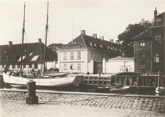 File:Hestegardekassernen (late 19th century).jpg