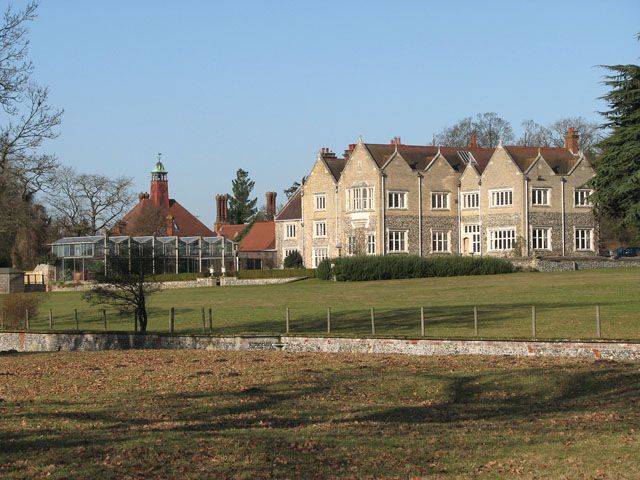 File:Kilverstone Hall viewed across the ha-ha.jpg