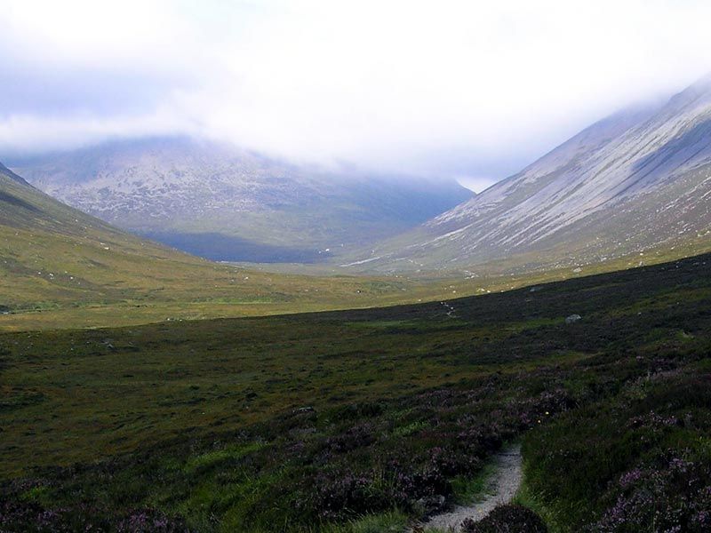 File:Lairig-ghru-hanging-valley.jpg