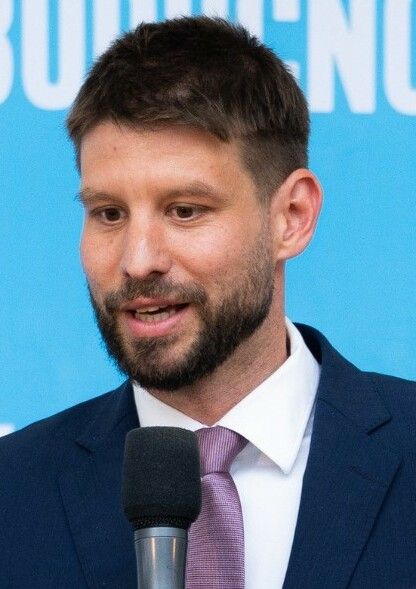 File:Michal Šimečka pri predstavovaní volebného programu (cropped).jpg