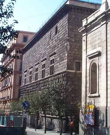 File:Palazzo Como, palace in Naples, Italy.jpg