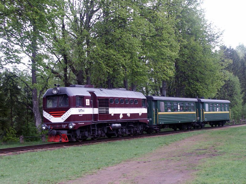 File:TUm diesel locomotive in Aluksne.jpg