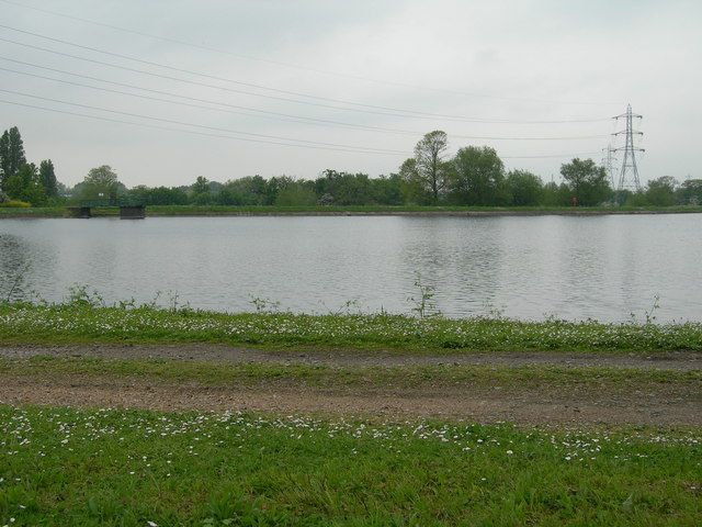 File:Walthamstow Reservoirs.jpg