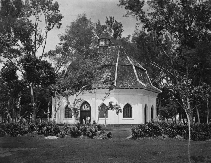 File:COLLECTIE TROPENMUSEUM Kerk te Rembang TMnr 60025445.jpg