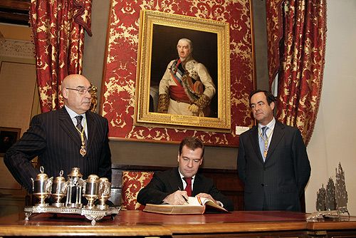 File:Dmitry Medvedev in Spain 3 March 2009-2.jpg