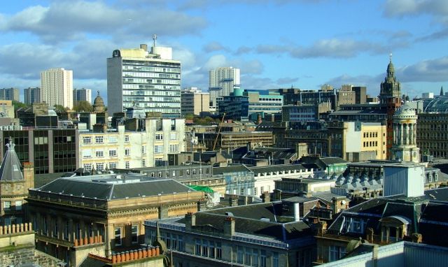 File:GlasgowIn2011Rooftops.jpg