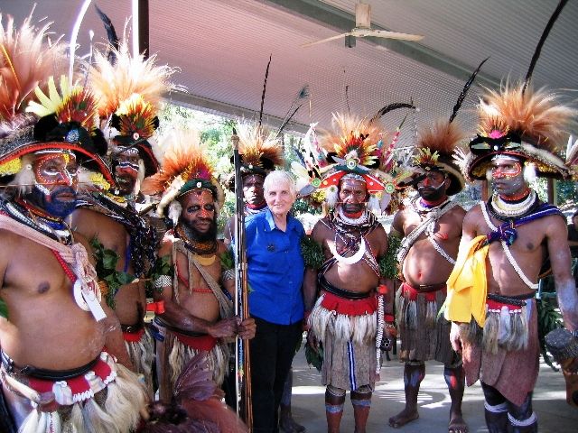 File:Huli Wigman visit Cooktown, Australia 2005.jpg