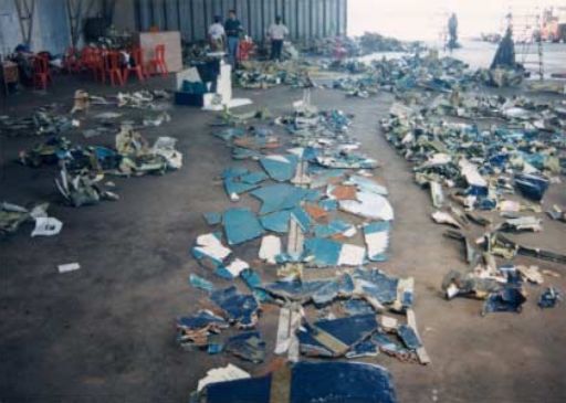 File:Recovered wreckage of SilkAir flight MI185 (9V-TRF).jpg