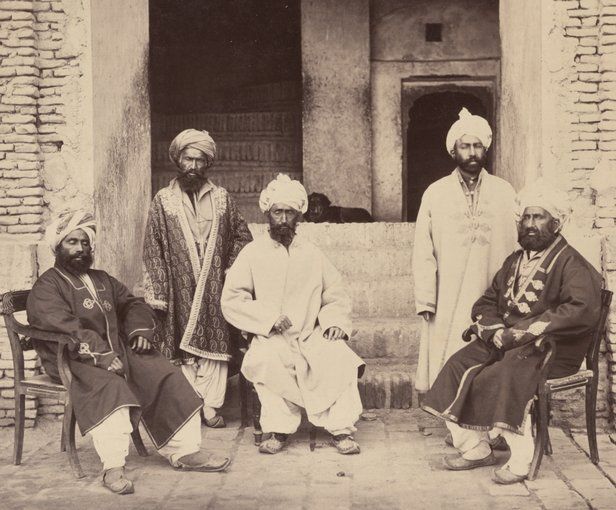 File:Group of Pārsīwans in 1878-1880 (616x510).jpg