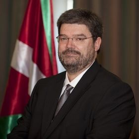 File:Juan Mari Aburto 2012.jpg