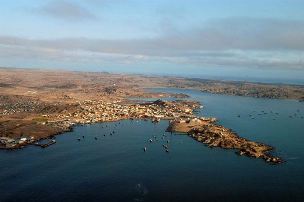 File:Lüderitzbucht aerial.jpg