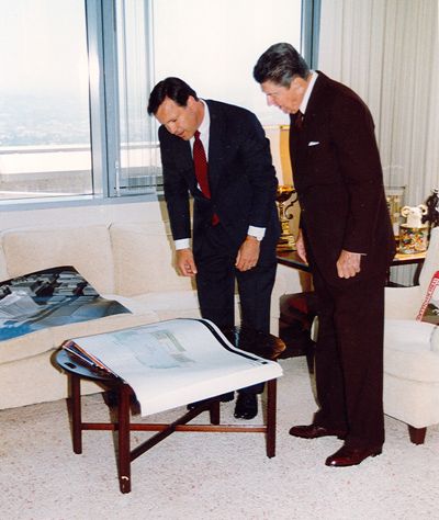 File:Ronald Reagan and Chris Cox.jpg