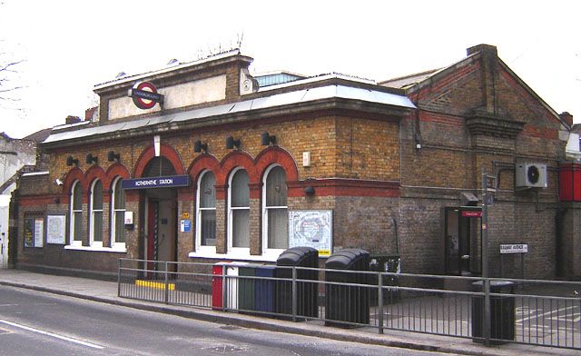 File:Rotherhithe station 1.jpg