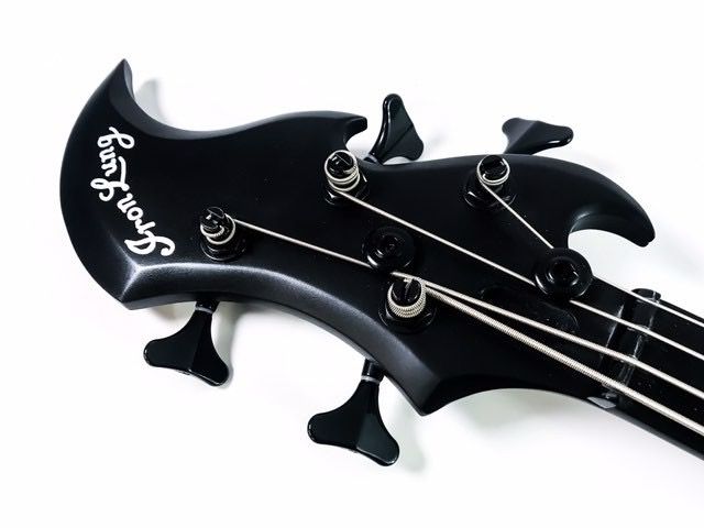 File:The Haxxan Argyle Goolsby bass freboard strings.jpg