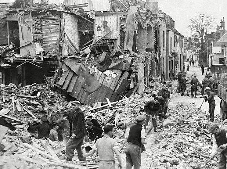 File:Bomb damage Canterbury 1940.jpg