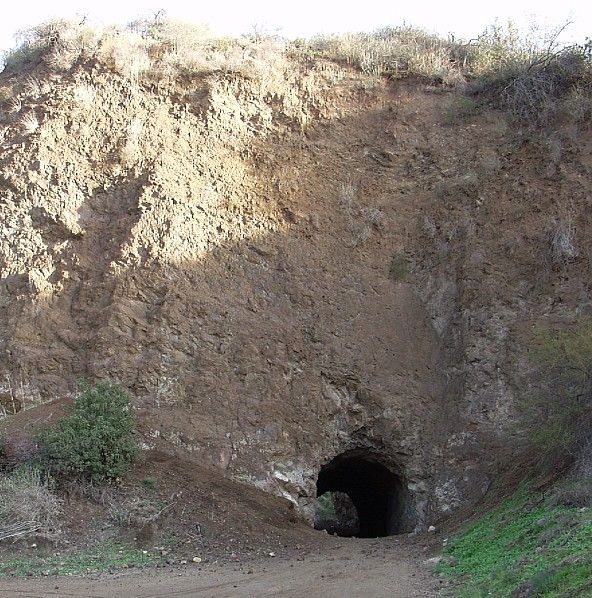 File:BronsonCave westportal.jpg