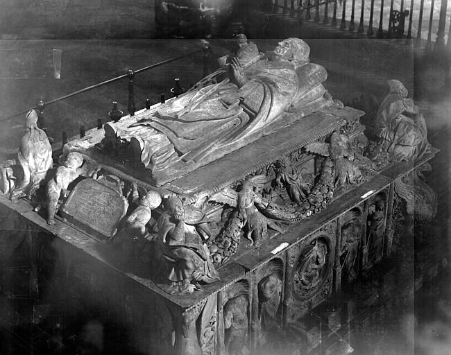 File:Cardinal cisneros' tomb.jpg