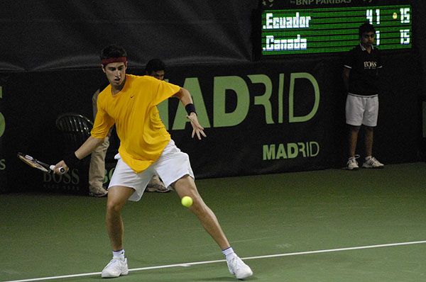 File:G Lapentti 2009 Davis Cup 2.jpg