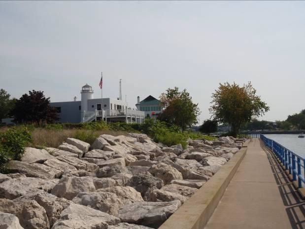 File:Grand Haven Harbor 4.jpg