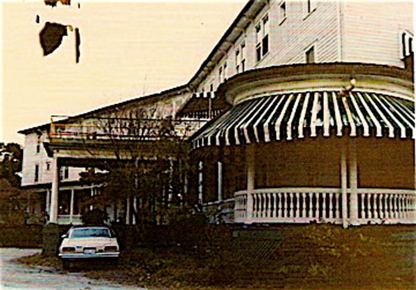 File:Oak Hall Tryon NC.jpg