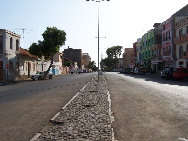 File:Praia Avenida Andrade Corvo.jpg