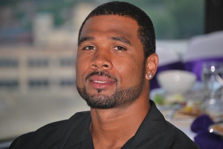 File:Robert Redd, Professional Football Player 2013-09-18 19-41.jpg