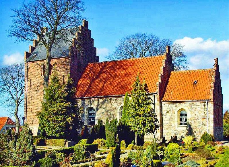 File:Stenlille kirke (Sorø).jpg