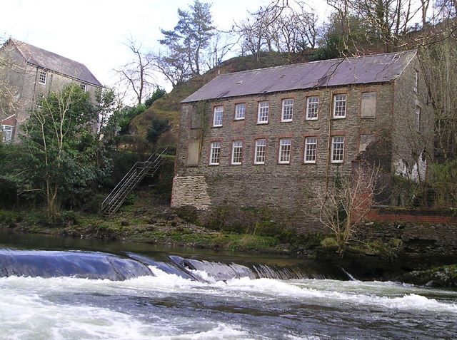 File:Allt-y-Cafan Mill and Weir, Pentrecwrt.jpg