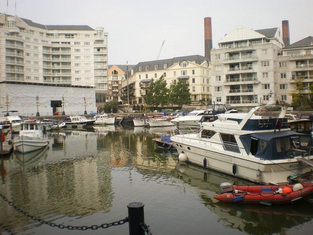 File:Chelsea Harbour - geograph.org.uk - 1526537.jpg