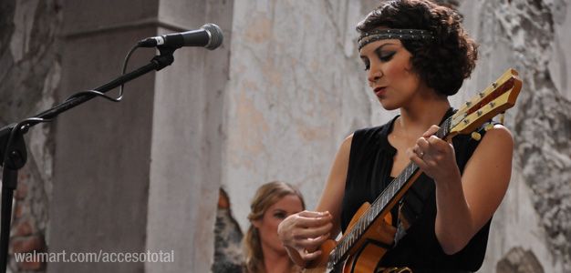 File:Gaby Moreno en Acceso Total.jpg