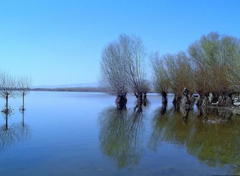 File:Lake Isikli Civril DenizliProvince Turkey.jpg