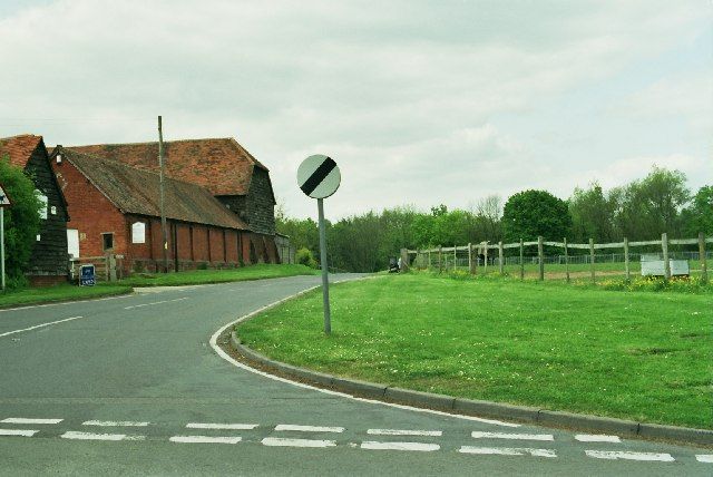 File:Little Heath - geograph.org.uk - 9721.jpg