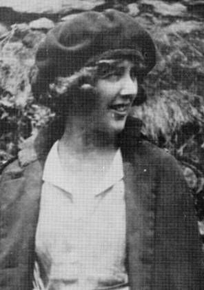 File:Louise Bryant in Greenwich Village in 1916.jpg