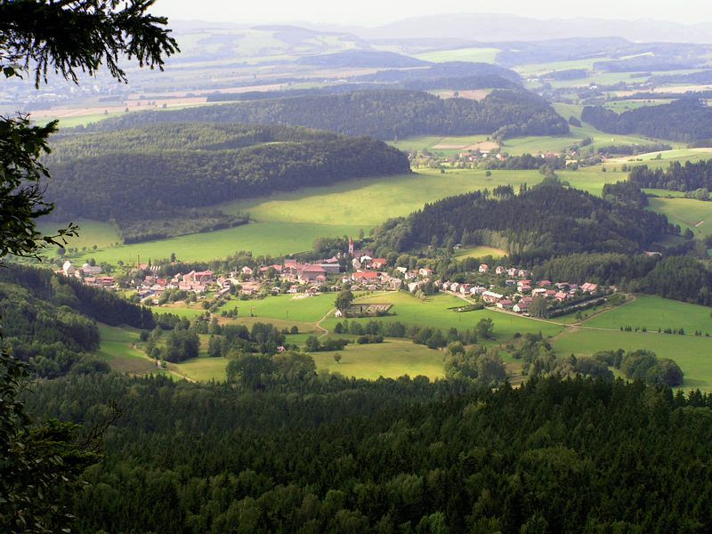 File:Machov - panorama CS.jpg