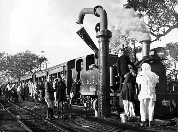 File:Ngr train 1950s.jpg