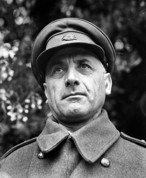 File:Sali Herman in 1945.jpg