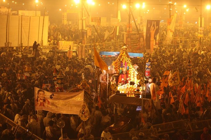 File:Swami Nithyananda at Kumbh Mela 2013.jpg