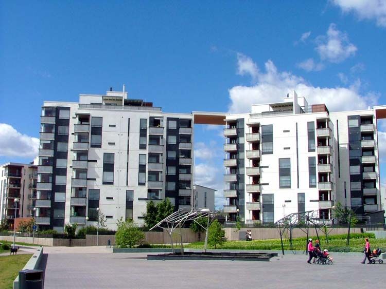 File:Vuosaari residential blocks.jpg