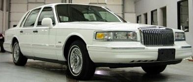 File:1995LincolnTownCar.jpg