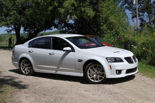 File:2009 Pontiac G8 GXP 01.jpg