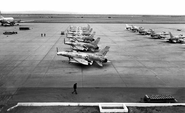 File:31st-TFW-GeorgeAFB-1961.jpg