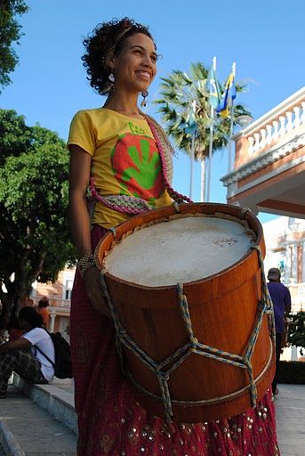 File:Bate Palmas Girl drummer.JPG