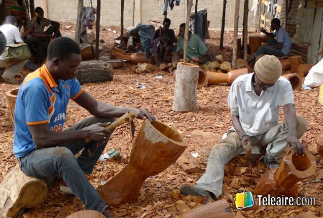 File:Brikama-market-gambia-teleaire.jpg