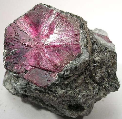 File:Corundum-118646.jpg