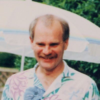 File:Gary Allen Polis in Hawaiian Shirt.jpg