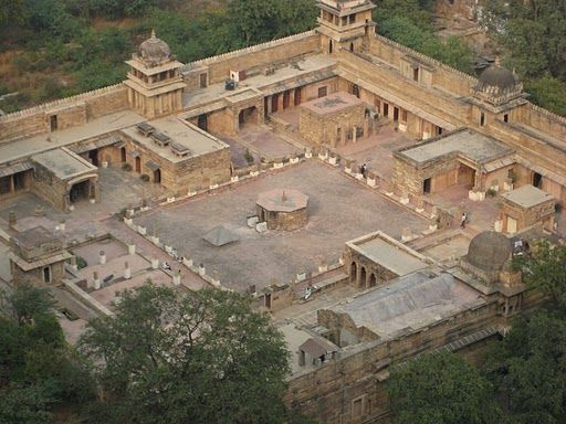 File:Gujari mahal - panoramio.jpg