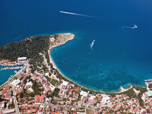 File:Makarska iz zraka0036.JPG