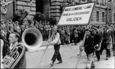 File:Parade galizia recruits lviv 18.07.43.jpg