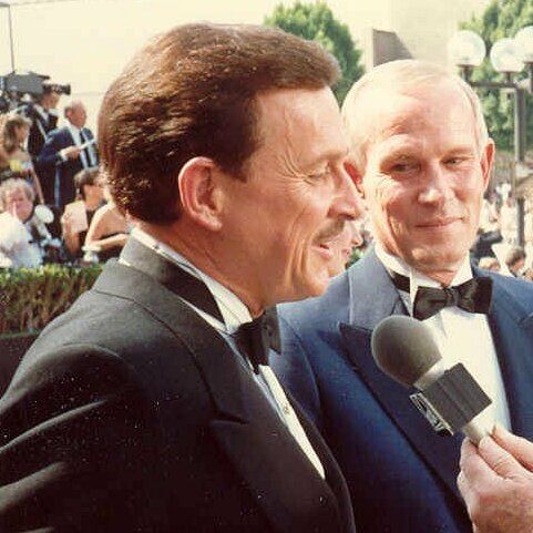 File:Smothers Brothers (210965404) (cropped).jpg